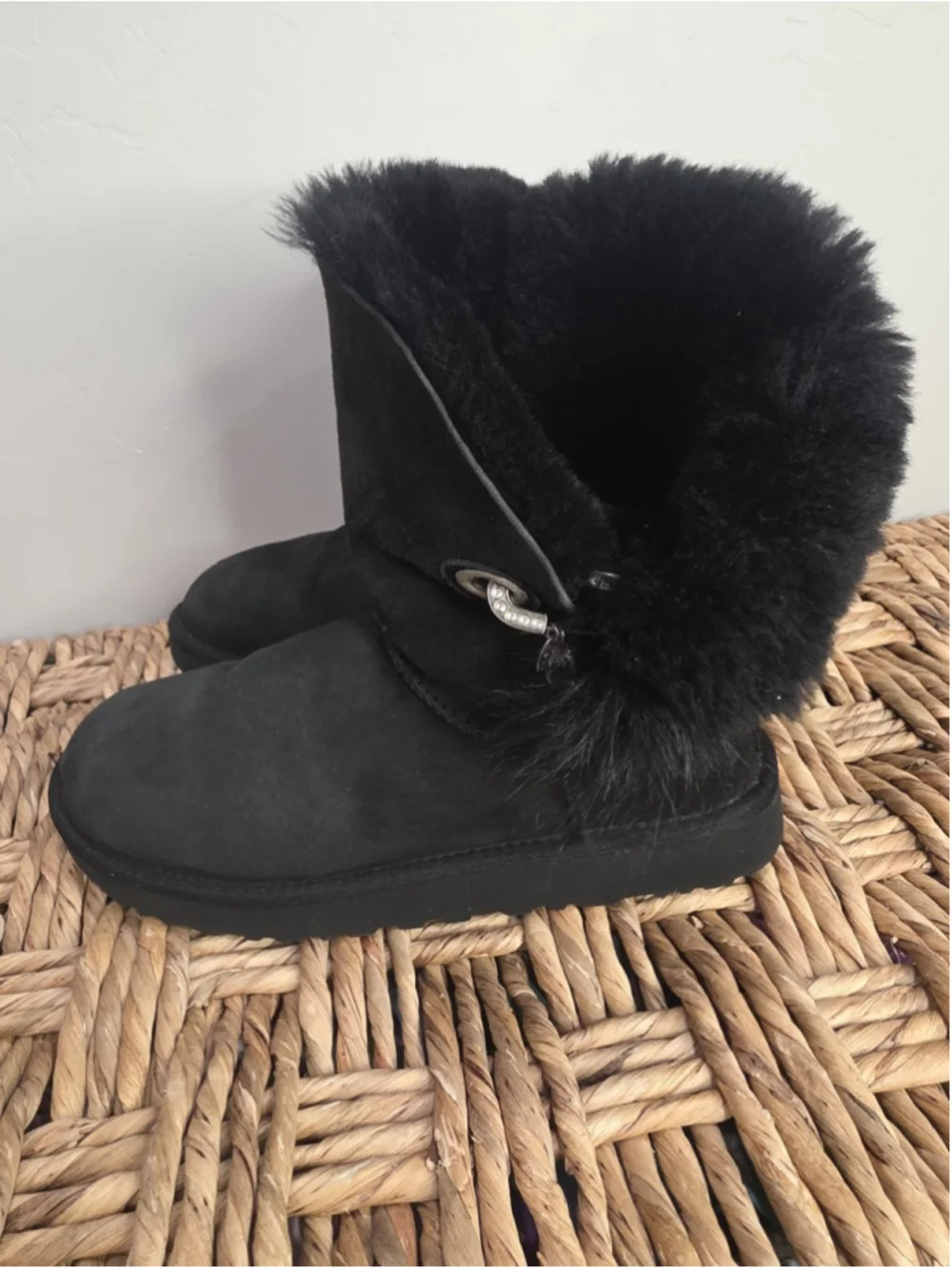 UGG Irina Swarovski Crystal Pin Bling Toscana Pom Pom Black Mid Boots Size 9